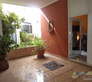 Casa en Venta Las Hojarascas Final Calzada Roosevelt