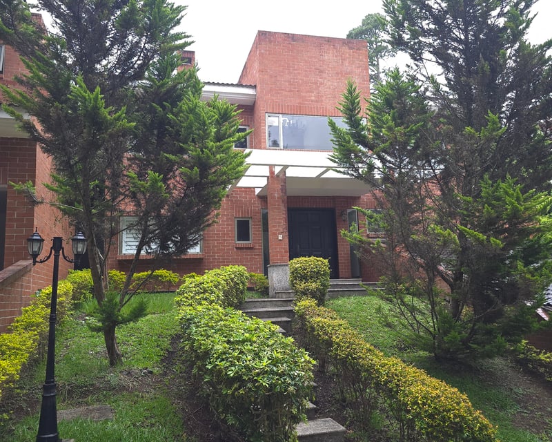 Espectacular Residencia en Muxbal: Venta y Renta