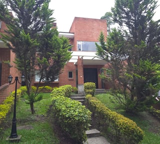 Espectacular Residencia en Muxbal: Venta y Renta