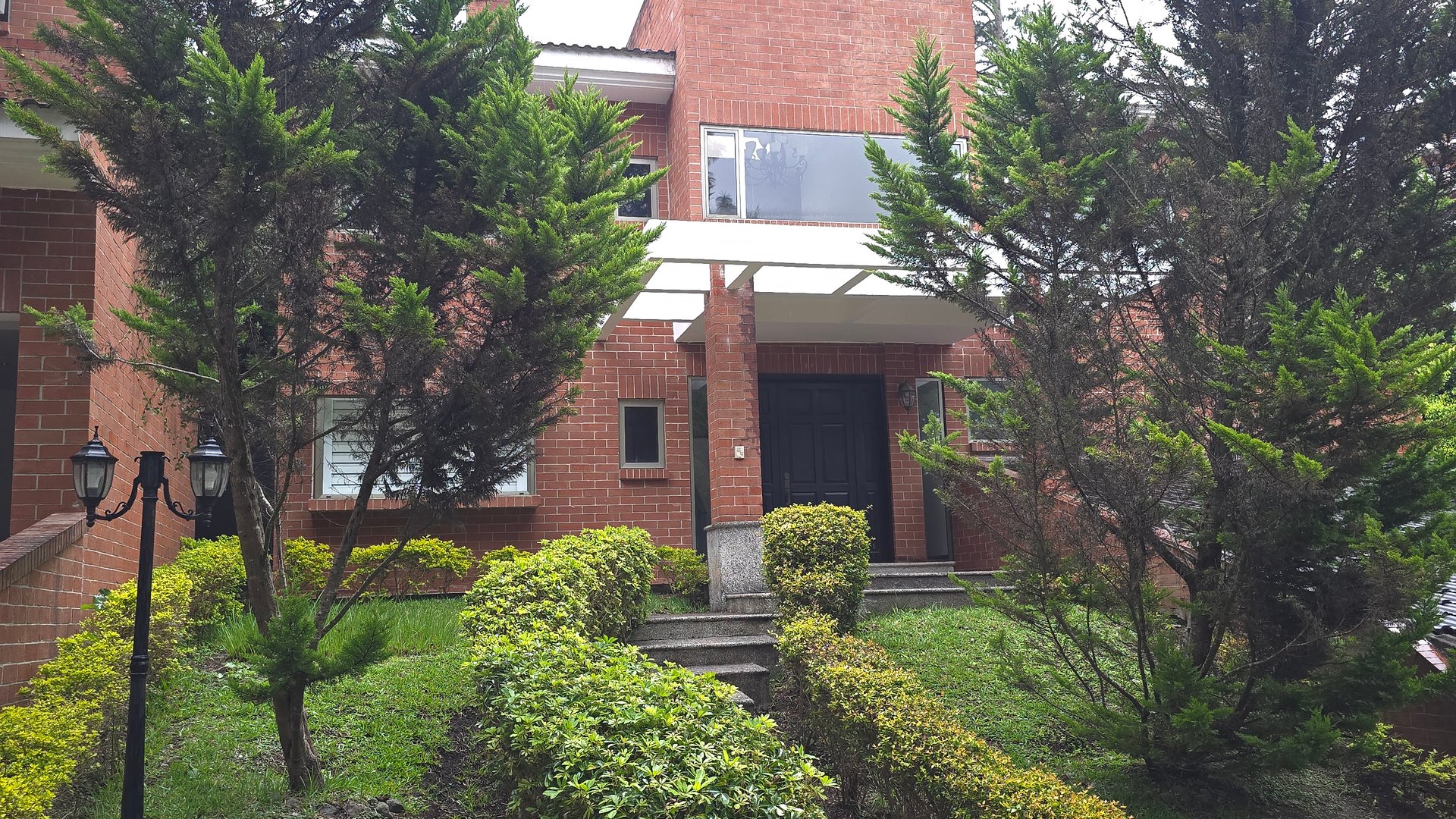 Espectacular Residencia en Muxbal: Venta y Renta