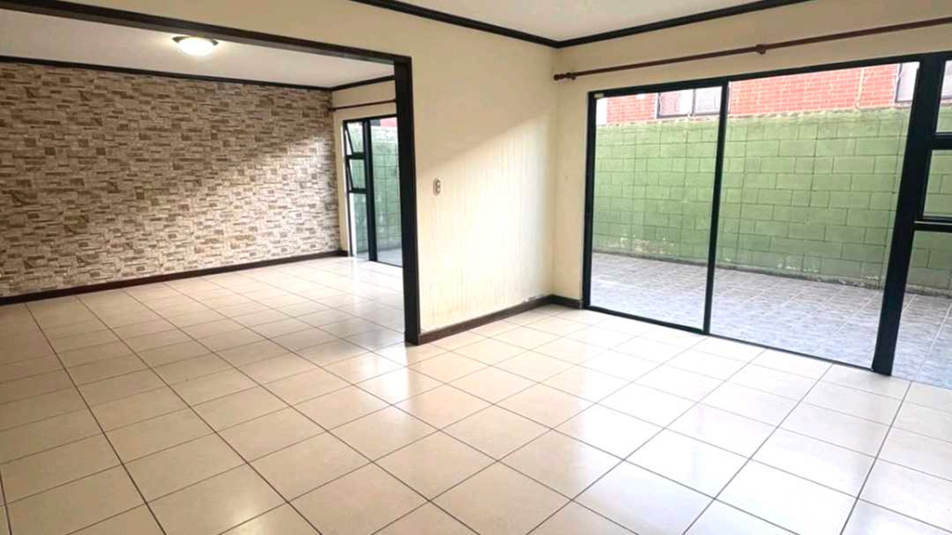 CASA EN ALQUILER ???? Alameda San Isidro, Zona 16 - Miniatura 2
