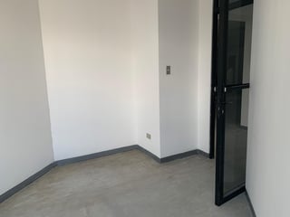 OFICINA DE 185 M2 EN EDIFICIO MURANO CENTER ZONA 10 - 4