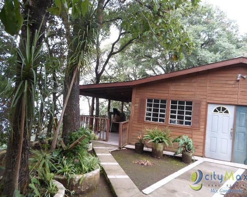 Casa con Potencial para uso Comercial en Venta Mixco