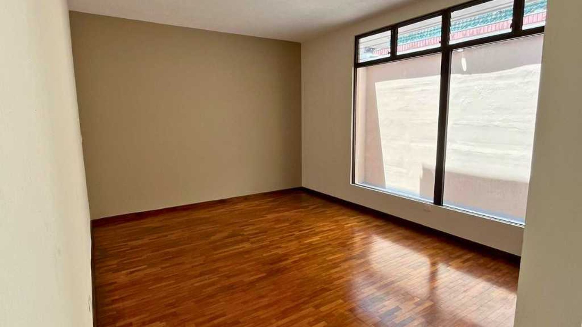 CASA EN RENTA – CONDOMINIO SAN SEBASTIÁN, AVENIDA HINCAPIÉ, ZONA 13 - Miniatura 6