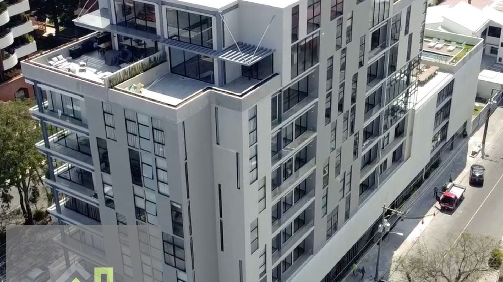 Oficina en VENTA / RENTA – UNIO, Zona 14