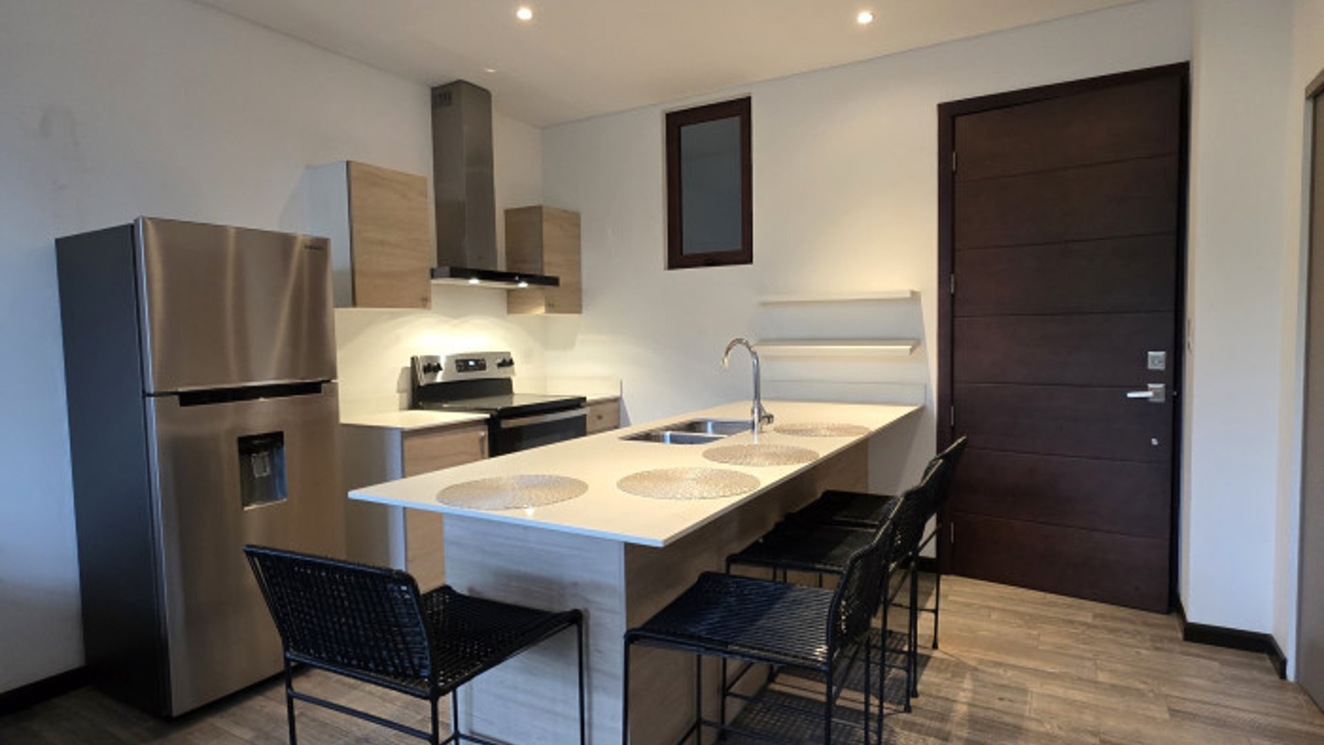 Apartamento amueblado en Alquiler Lirios de Cayala Z.16 - Miniatura 13
