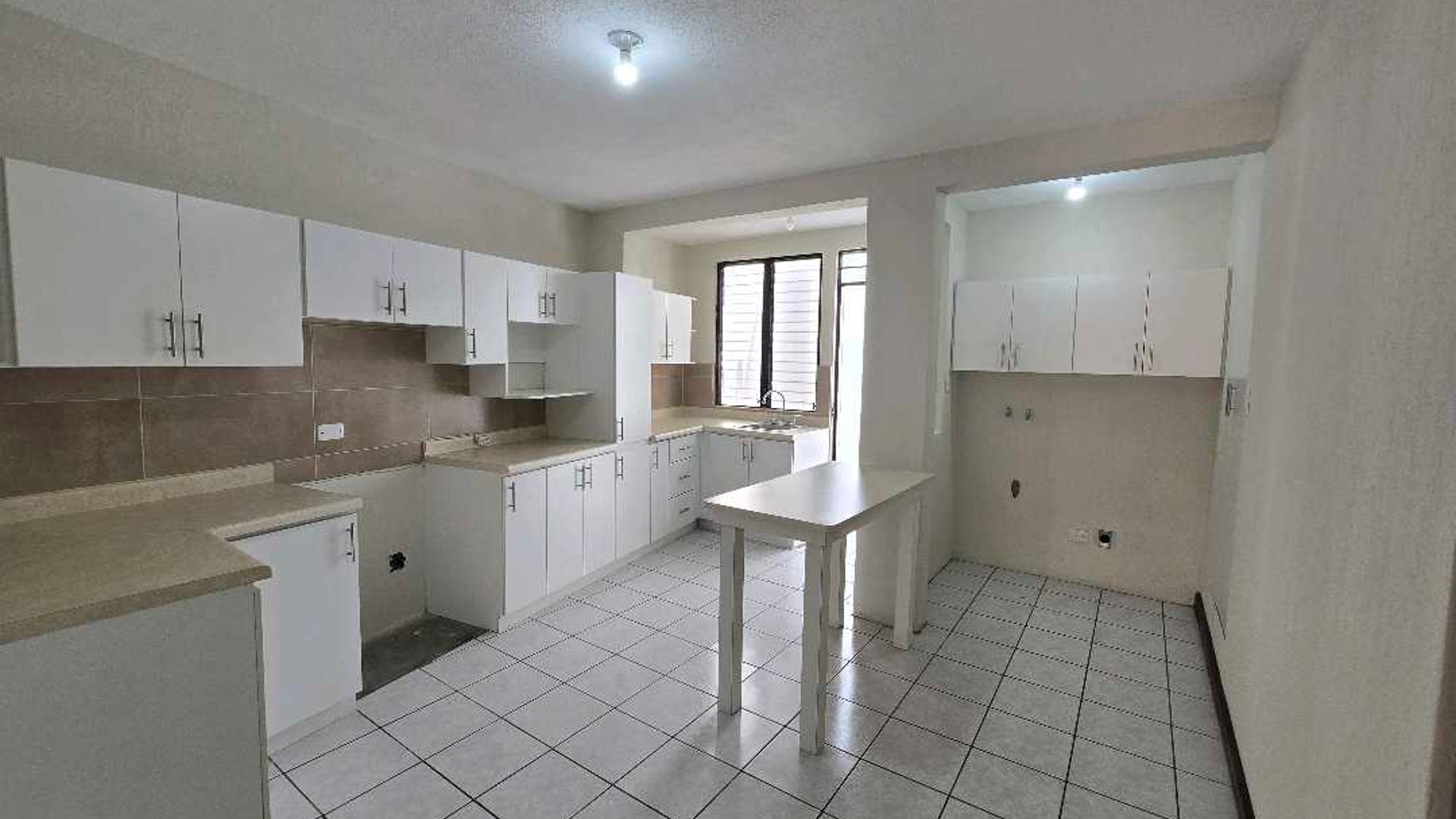 CASA EN ALQUILER ZONA 13, AVENIDA HINCAPIÉ - Miniatura 6