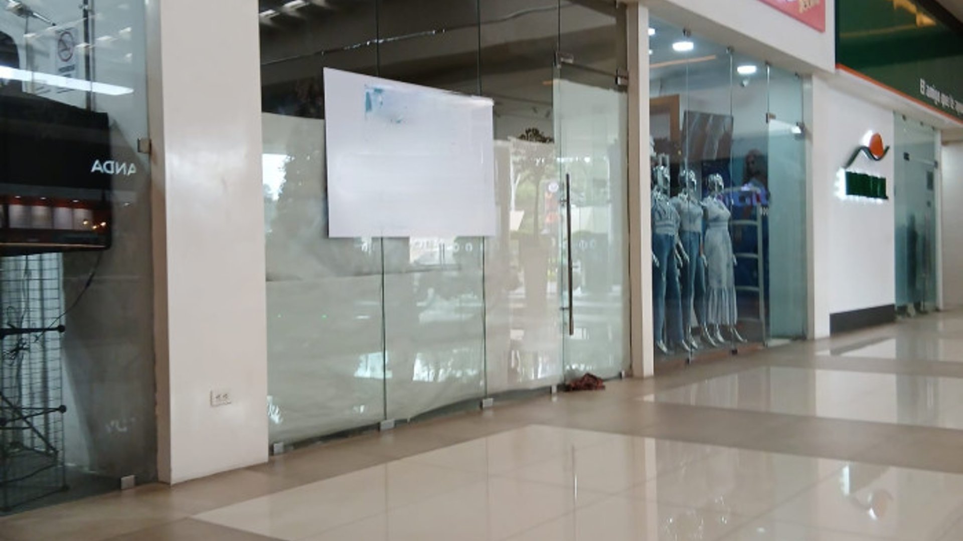 Local comercial en renta en importante plaza comercial