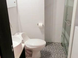 1 Bedroom Apartment for Sale in Zona 1, Guatemala - Parking & Balcony - Image 5