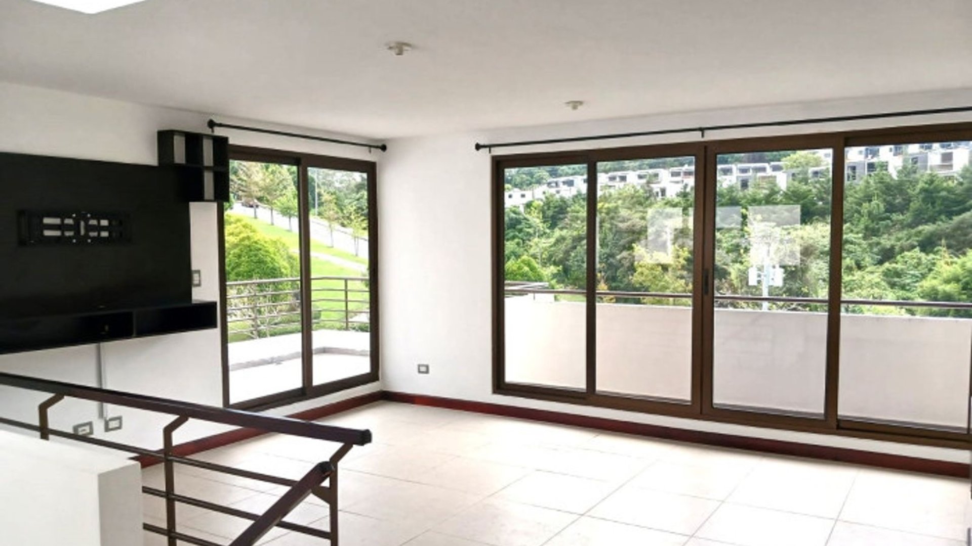 Casa moderna en renta en area exclusiva - Miniatura 9