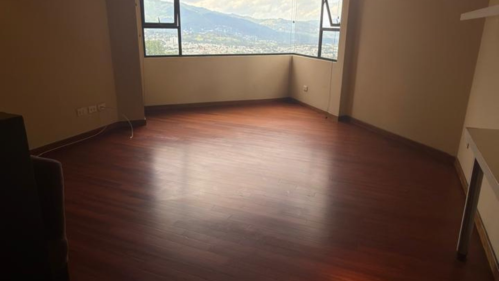 Apartamento en Renta zona 14 / Real de las Américas - Miniatura 2
