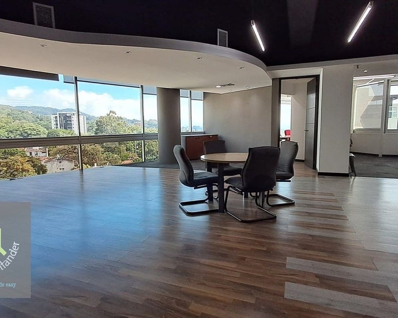 Oficina en renta – Edificio Avante, zona 15