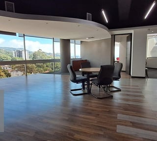 Oficina en renta – Edificio Avante, zona 15