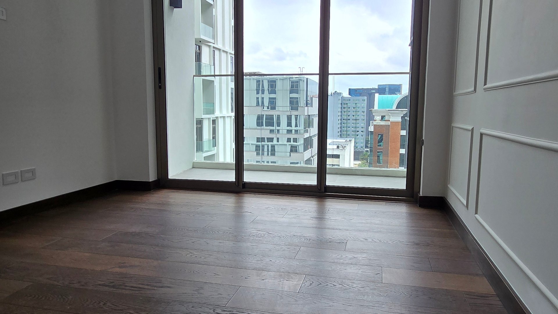 Moderno Apartamento en Renta | Zona 10, Ciudad de Guatemala - Miniatura 5