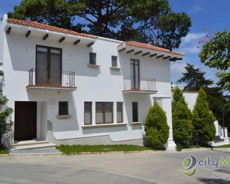 Casa en venta en La Española Muxbal.