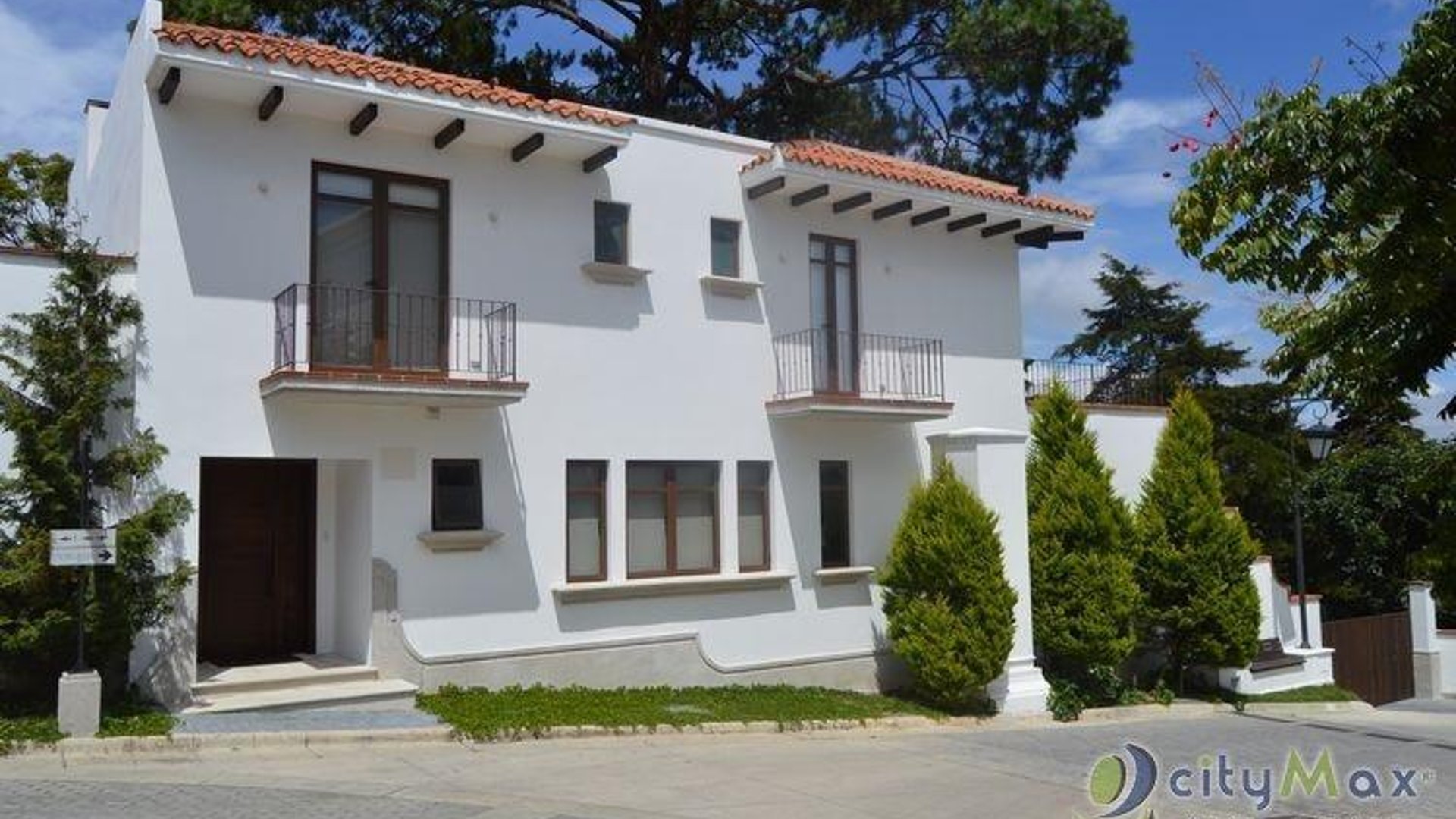 Casa en venta en La Española Muxbal.