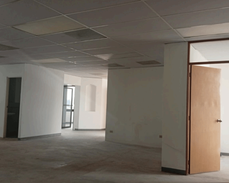 ALQUILER DE OFICINA TABICADA 185MT2 - MURANO CENTER, ZONA 10