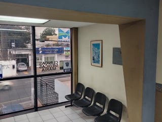 Renta de Oficina en zona 10 en la 6a avenida. - 4