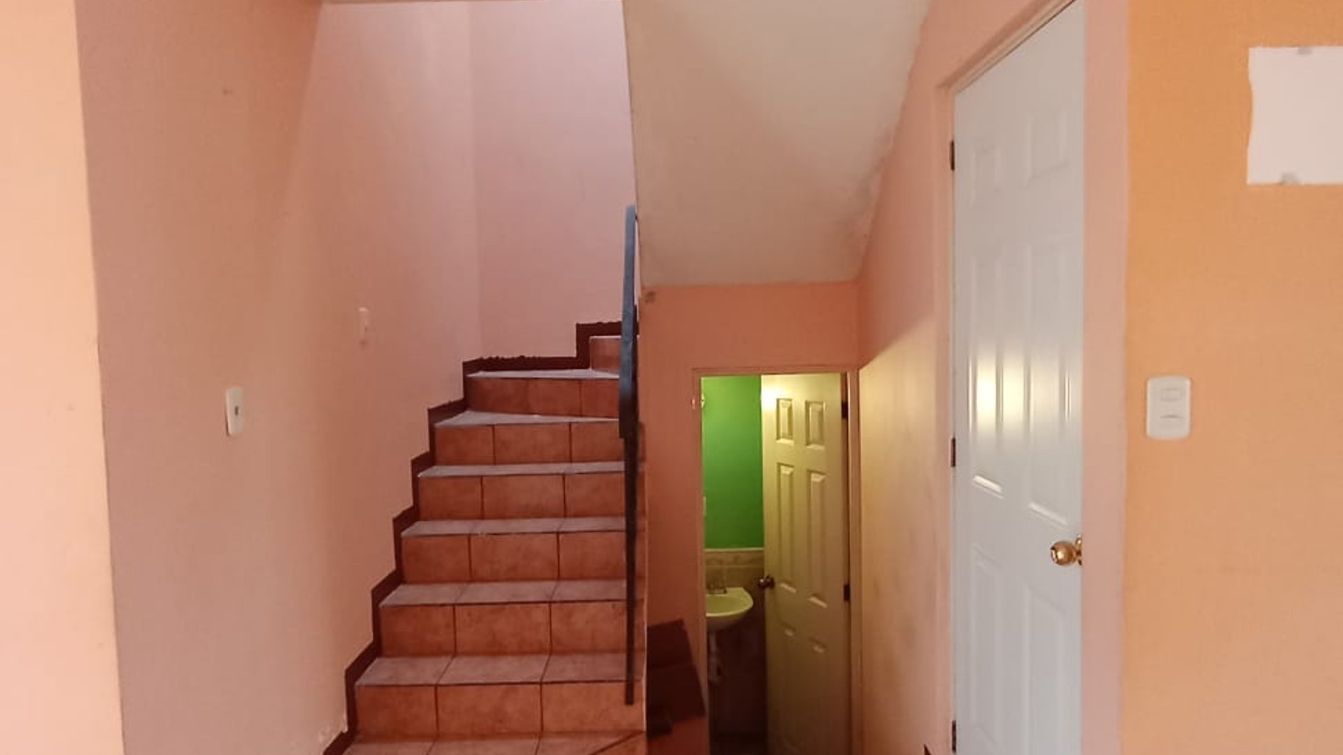 CASA DE 2 NIVELES EN SAN MIGUEL ESCOBAR - Miniatura 7