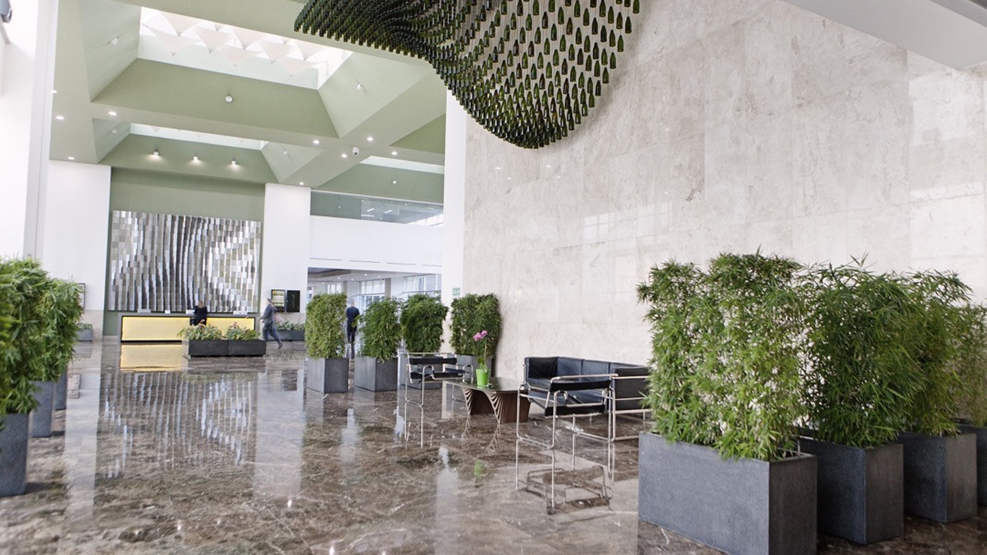 Oficinas en Venta de 2 niveles en Zona 10 Guatemala