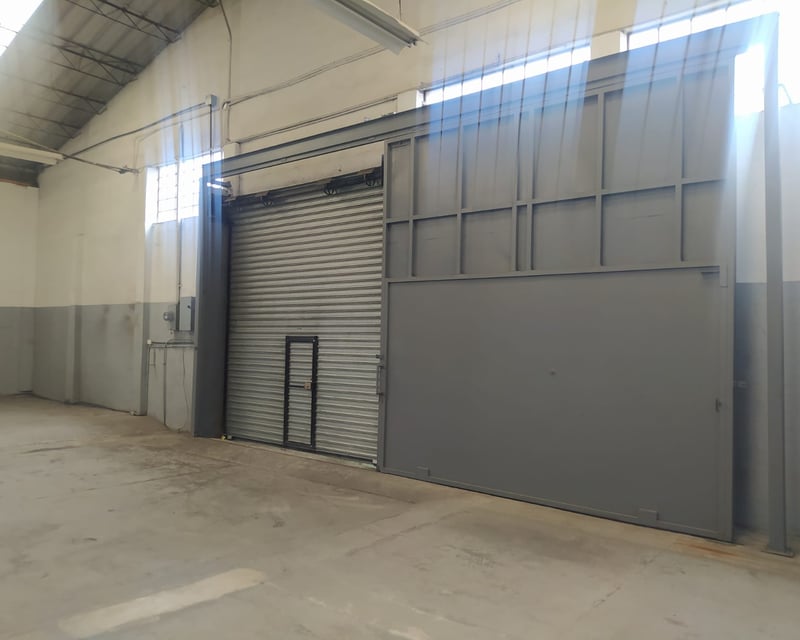 Ofibodega en renta de 800 metros en zona 1 Ref-5499