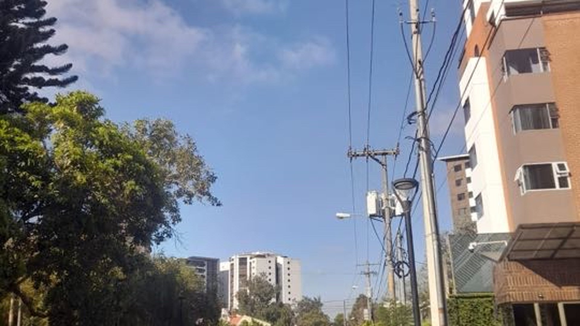 Apartamento amplio en Renta Zona 15, cerca de Metro15 - Miniatura 11