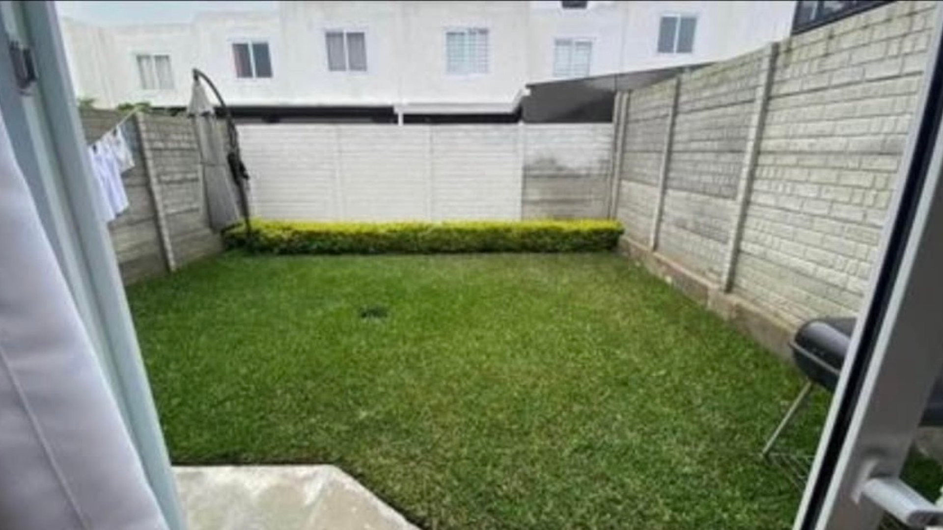 Casa Moderna en Venta - San José Pinula, Guatemala - Image 1