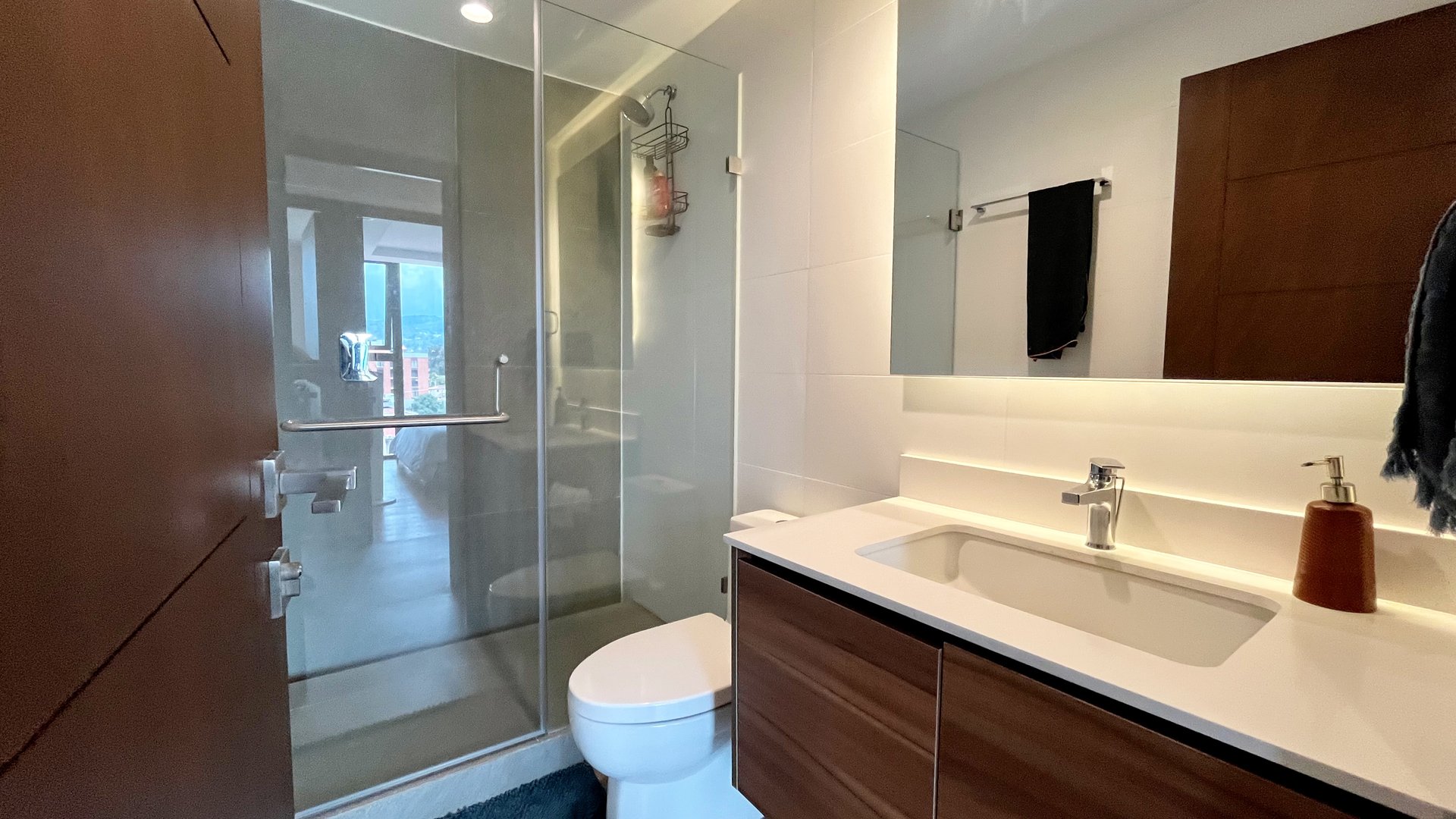 Apartamento en venta en zona 14 Edificio Reserva 5ta Avenida - Miniatura 4