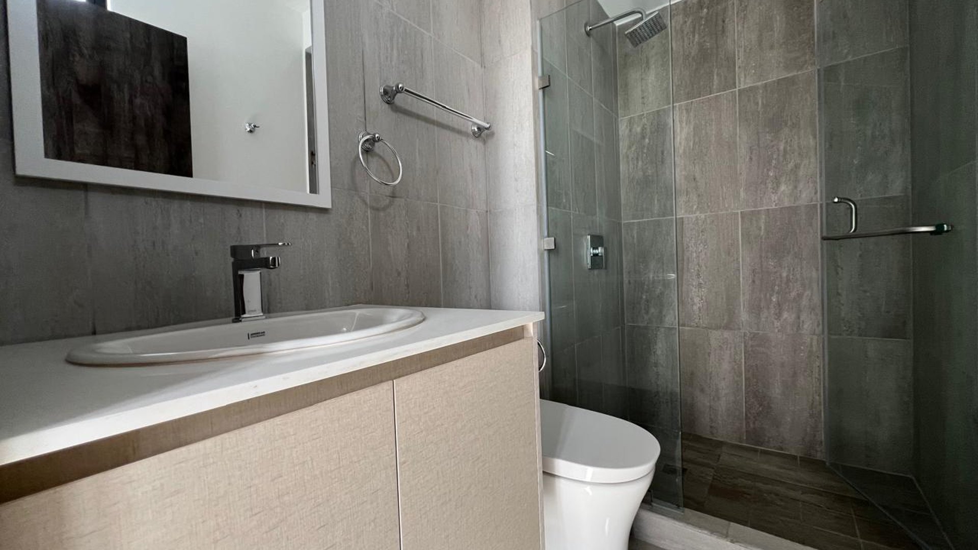 ALQUILER DE LINDO APARTAMENTO - MOREA, ZONA 15 - Miniatura 6