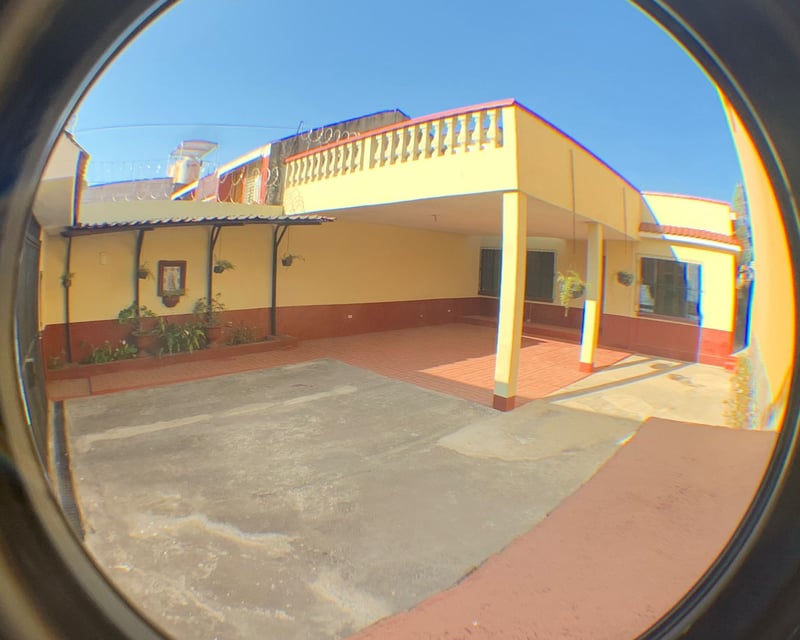 Propiedad en Venta Zona 12, 2 Casas/Terreno 750mts2