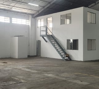 Bodega en Alquiler - Calz. Atanasio Tzul, zona 8.