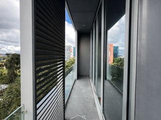 Modern 1-Bedroom Apartment with Parking in Zone 10, Guatemala City | $1325 Rent - Image 9