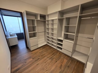 Venta de Penthouse de 4 habitaciones en zona 10 Ref-5053 - Image 21