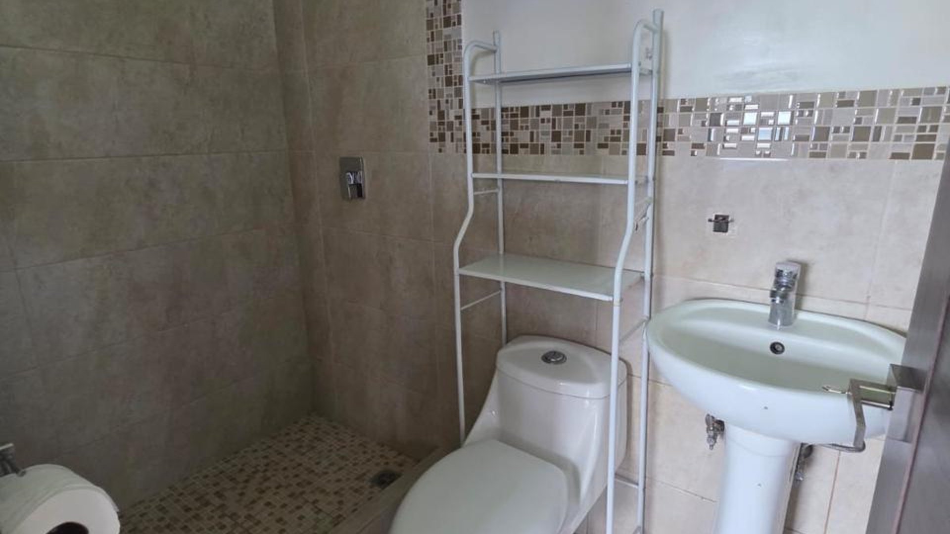 Apartamento en Di Fiori Zona 7 Nivel 9 - Miniatura 3