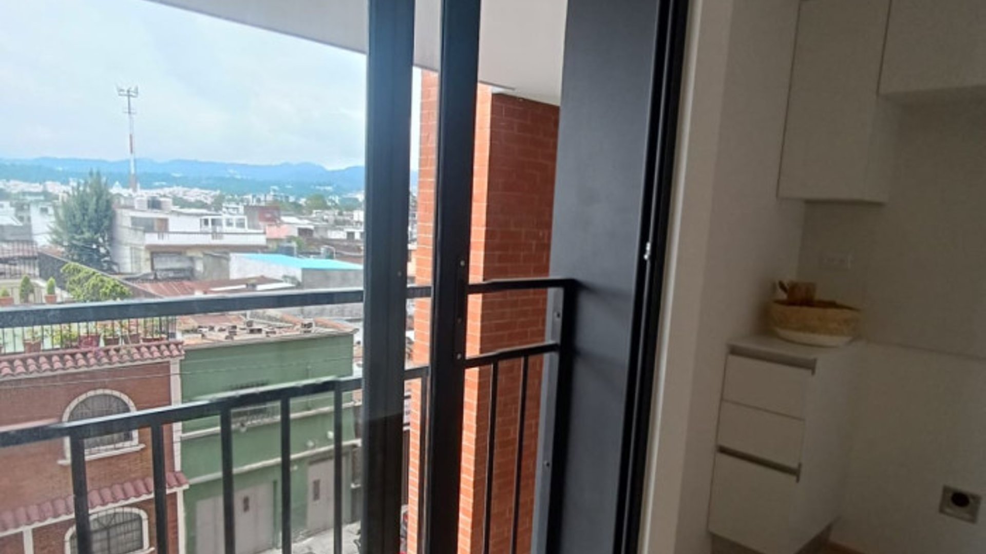 APARTAMENTO EN RENTA EN CENTRICO ZONA 5 GT. - Miniatura 5
