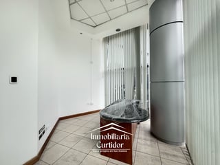 Local Comercial en venta – Edificio Design Center zona 10 - 4