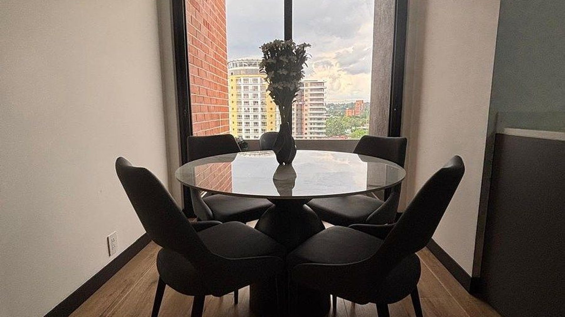 ALENA | Apartamento Amueblado Renta/ Venta , zona 15 - Miniatura 2