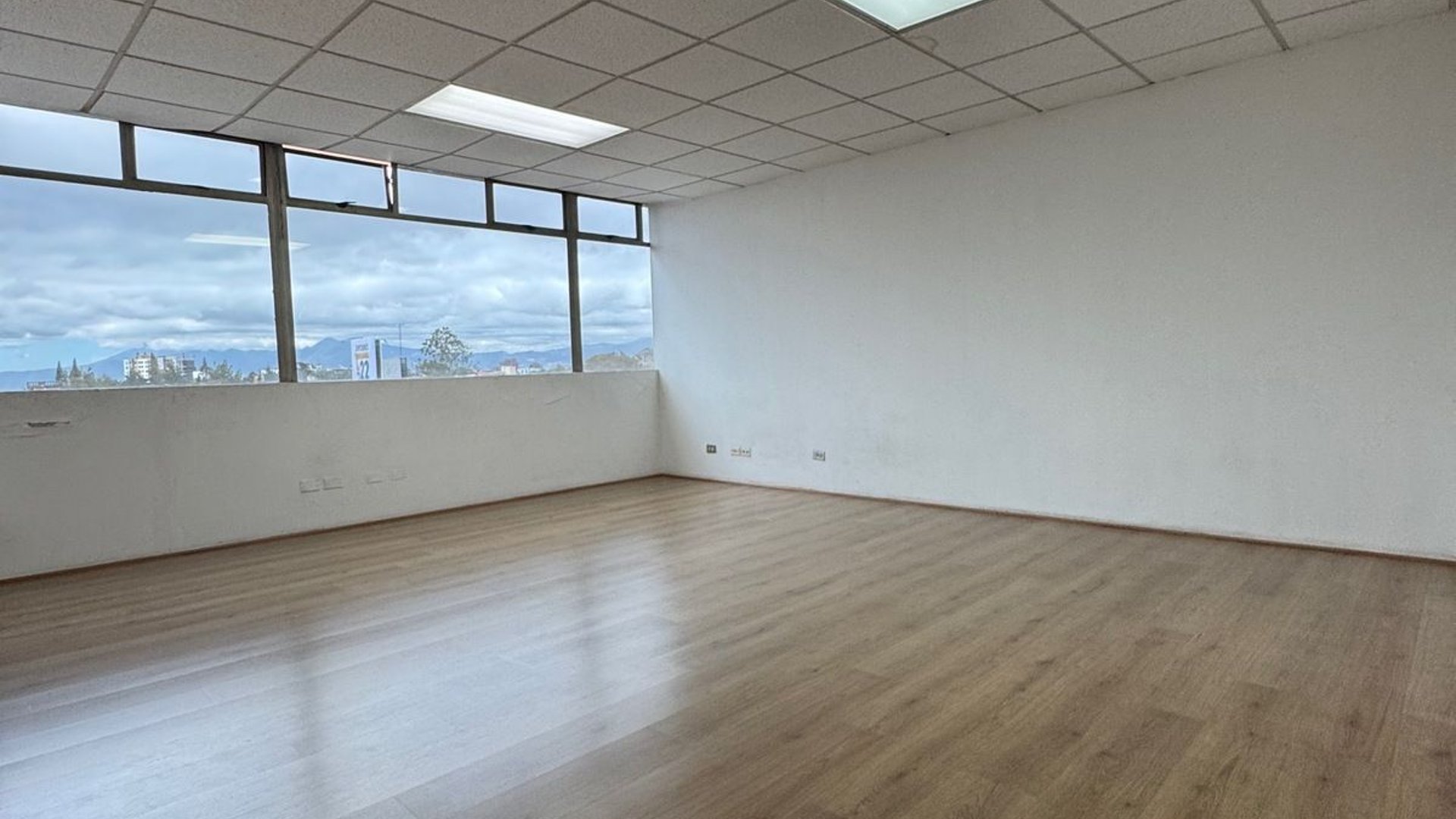 Edificio en Alquiler Zona 10 - Miniatura 27