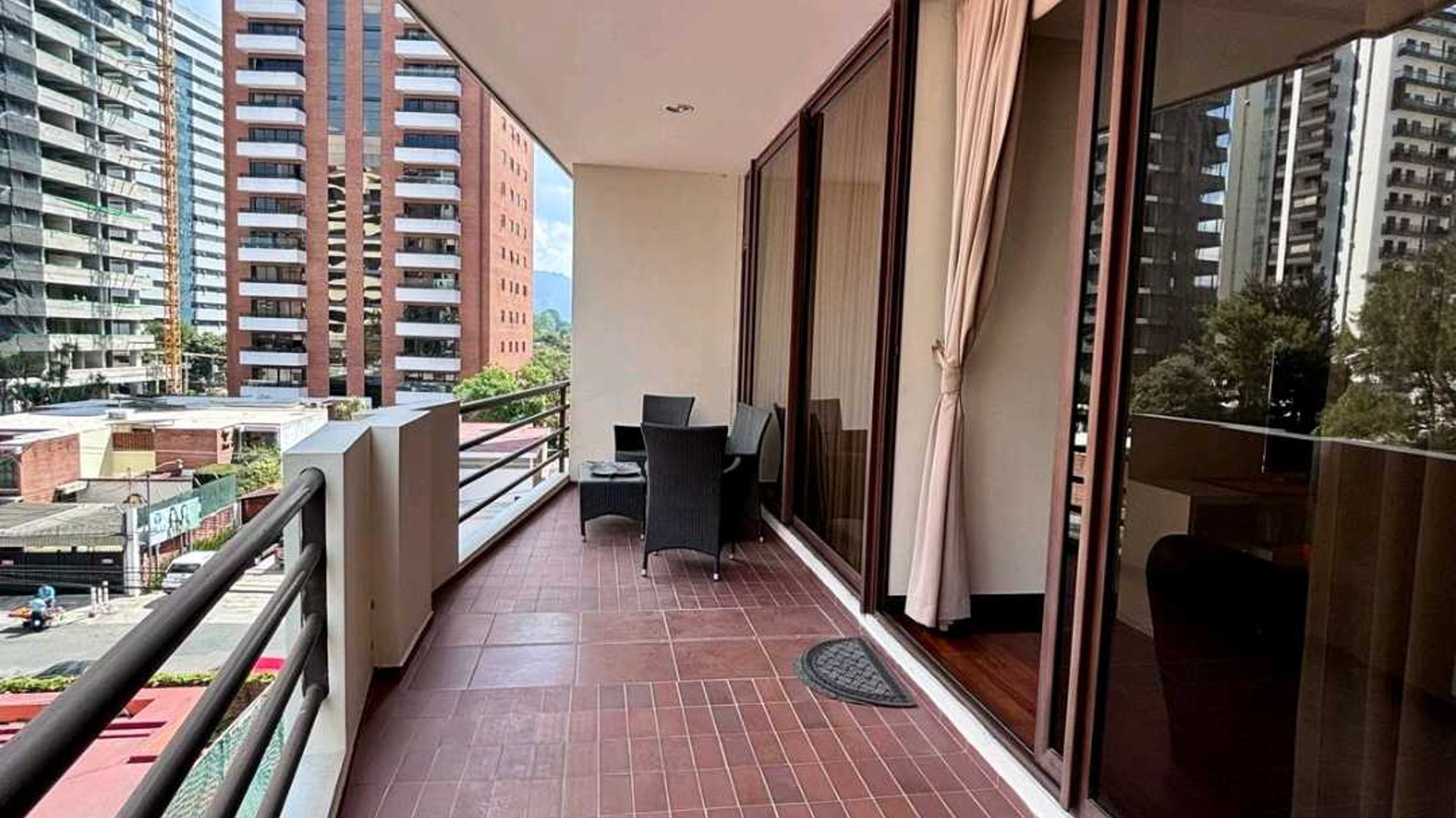 APARTAMENTO EN ALQUILER o VENTA????Casa Rialto zona 14 - Miniatura 4