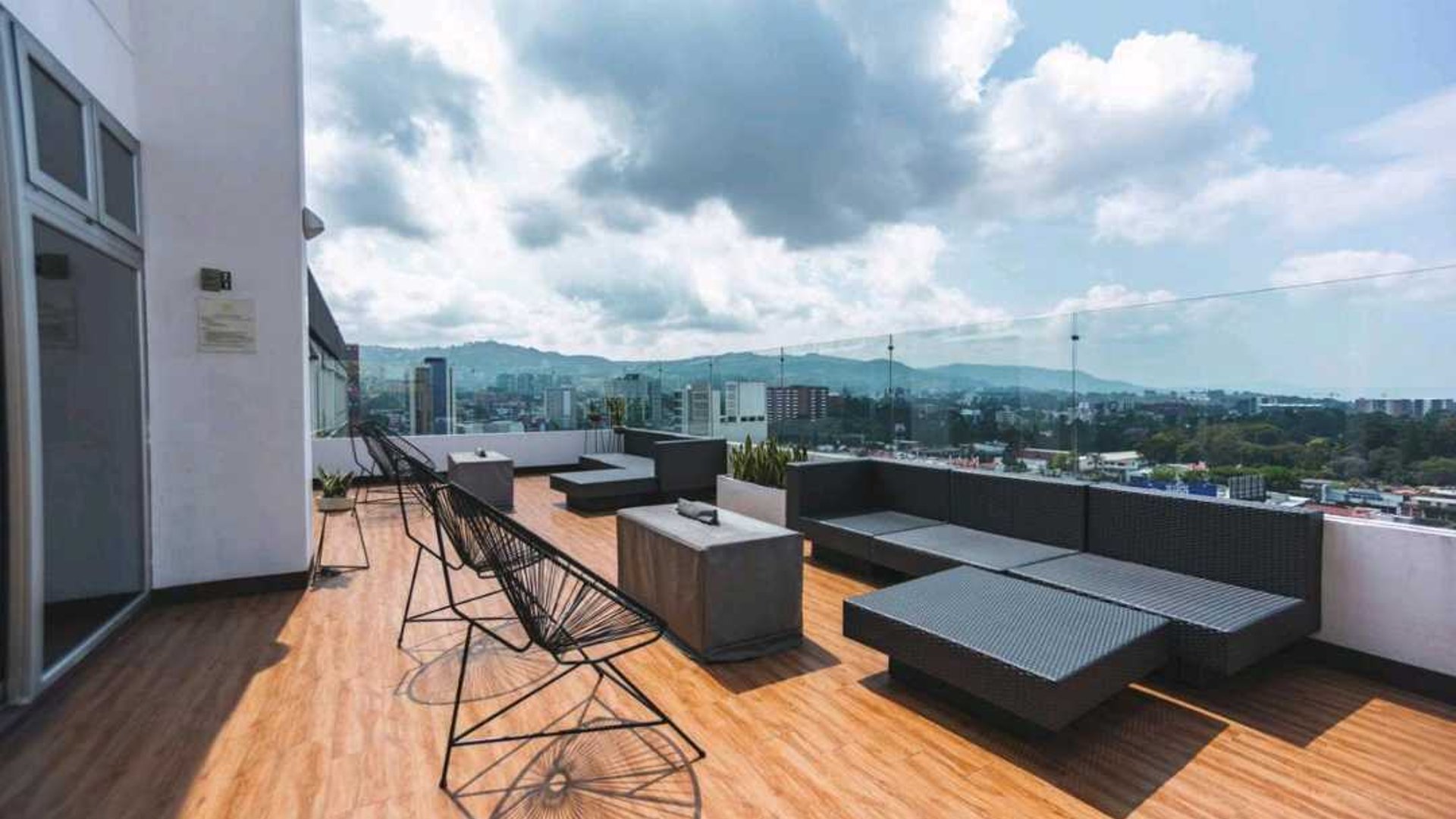 APARTAMENTO AMUEBLADO EN VENTA ???? Edificio Cityhaus, Zona 10 - Miniatura 12