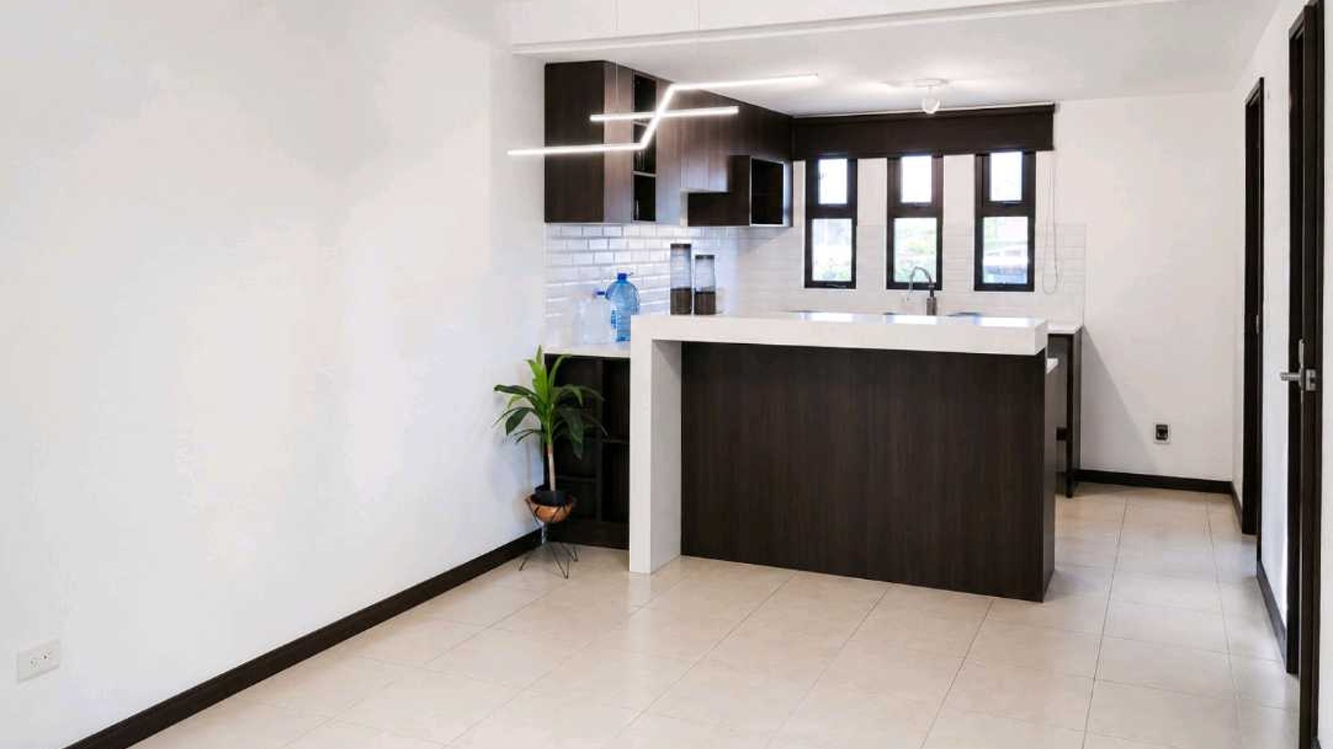CASA EN ALQUILER????Condominio Segovia, Alameda Norte, Condado Naranjo - Miniatura 2
