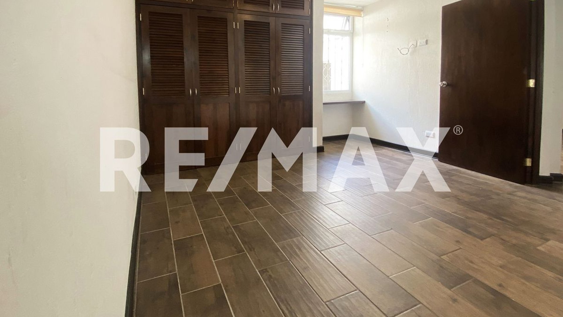 Apartamento Renta | Zona 16 | Residenciales San Carlos - Miniatura 11