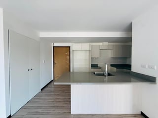 VENTA DE CÉNTRICO APARTAMENTO PARA ESTRENAR - NEO 2, ZONA 10 - 4