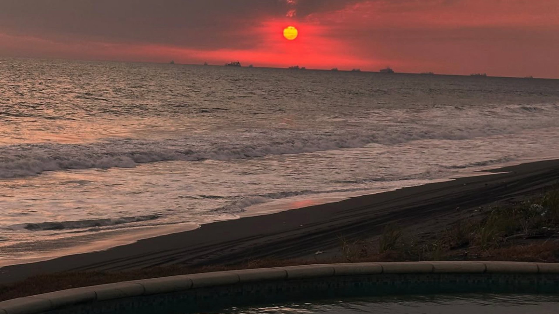 VENTA DE LINDA CASA DE PLAYA DENTRO DE CONDOMINIO - MONTERRICO  - Miniatura 24