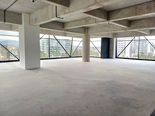 Oficina en Renta – Avenida Reforma, Zona 10 - 2