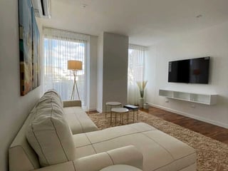 Alquilo Hermoso Apartamento en zona 10 con o sin muebles - 2