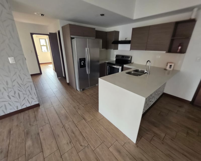 Renta de apartamento de 3 habitaciones en zona 10 -Nivel alto Ref-6010