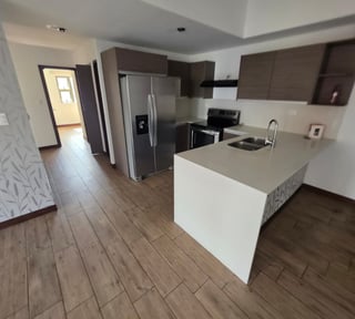 Renta de apartamento de 3 habitaciones en zona 10 -Nivel alto Ref-6010
