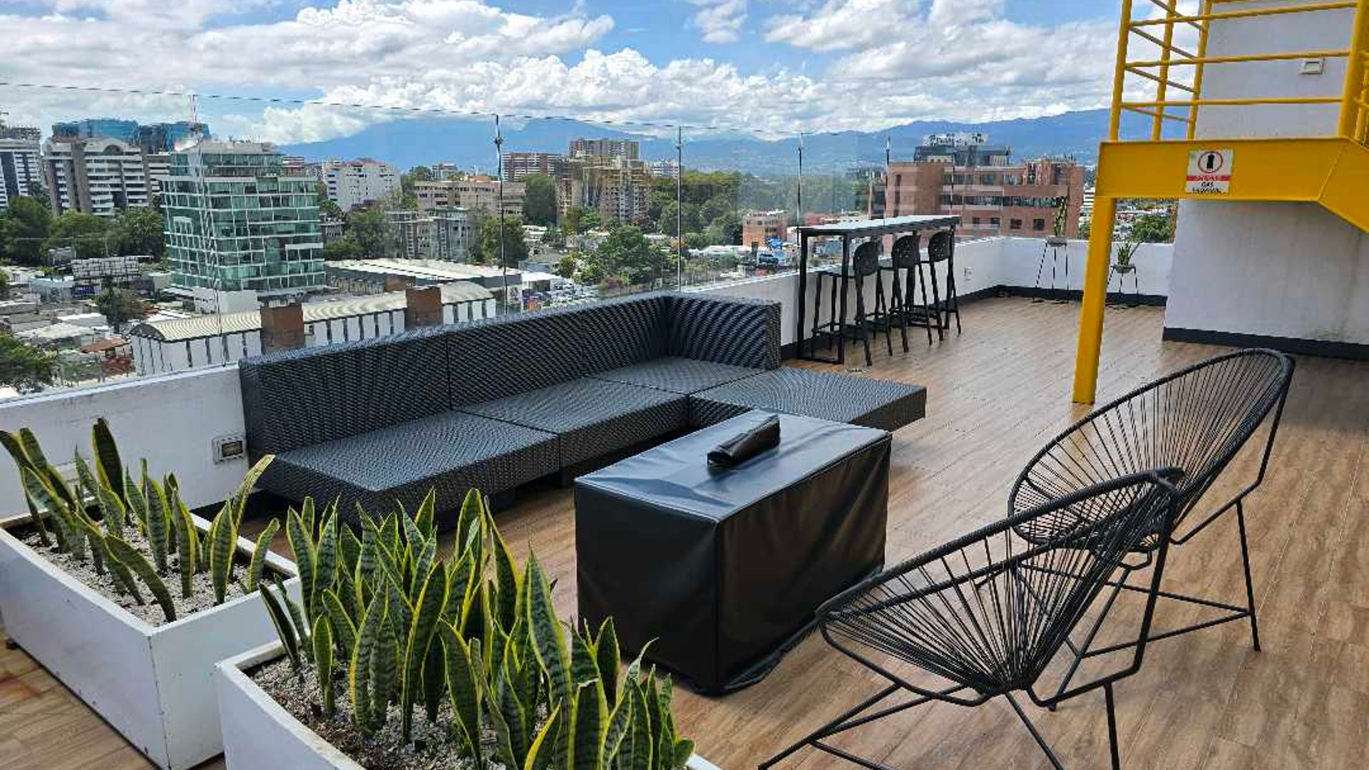 APARTAMENTO AMUEBLADO EN ALQUILER EN ZONA 10 - - Miniatura 21