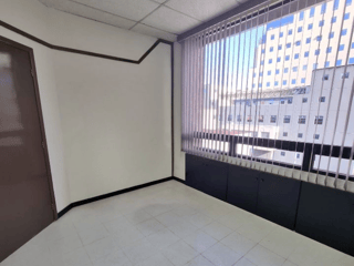 Oficina en Renta en Zona 10 de Ciudad de Guatemala - Image 1